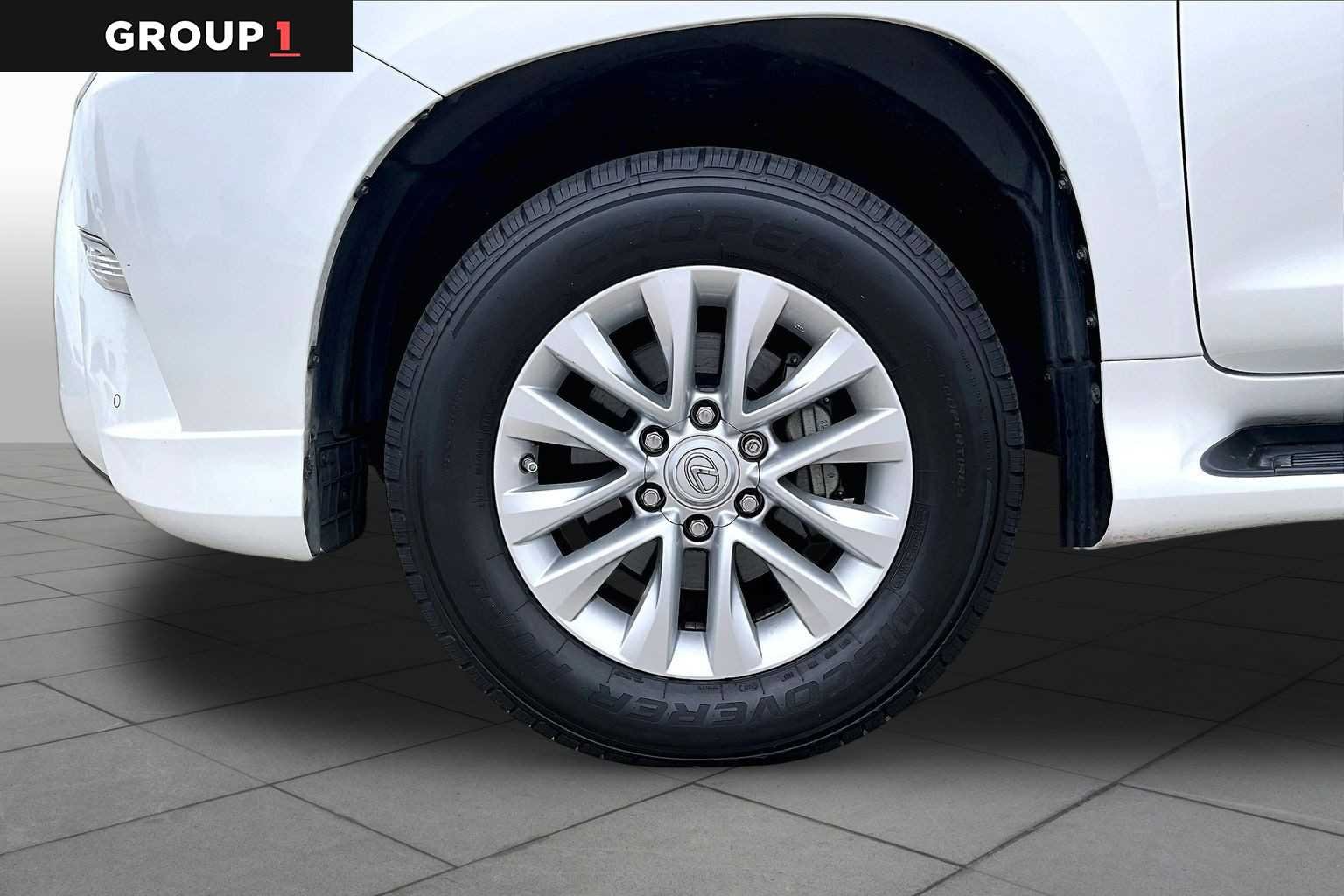 Certified Used 2021 STARFIRE PEARL Lexus Premium image 9
