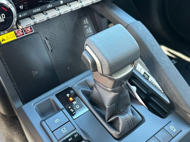 New 2026 Wind Chill Pearl <sup>1</sup> Toyota Tacoma Limited image 27