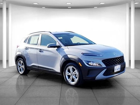 Used 2023 Silver Hyundai SEL image 5
