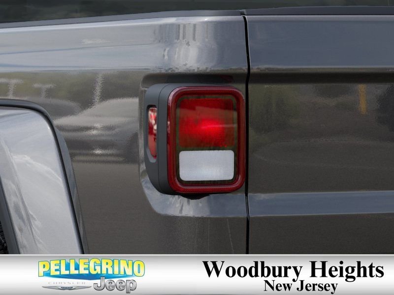 New 2026 Granite Crystal Metallic Clearcoat Jeep Sahara image 9