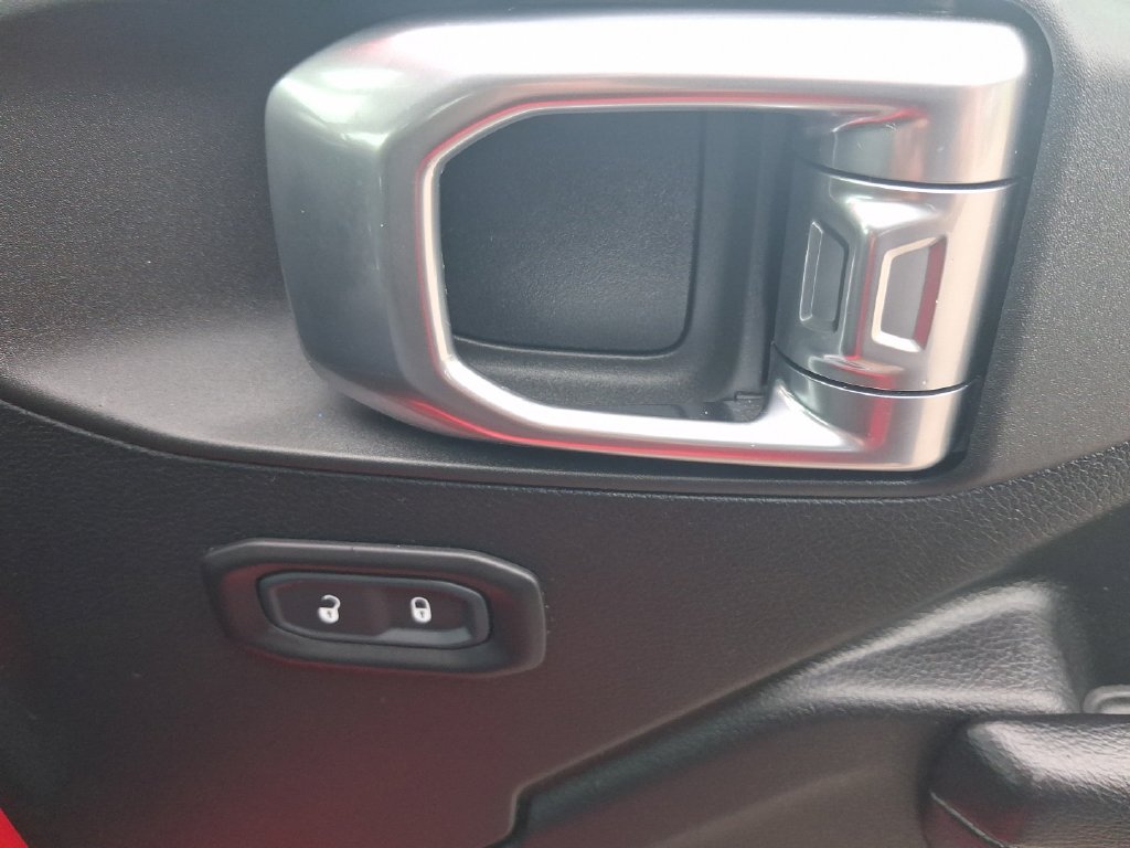 Used 2018 Red Jeep Unlimited Sport S image 33