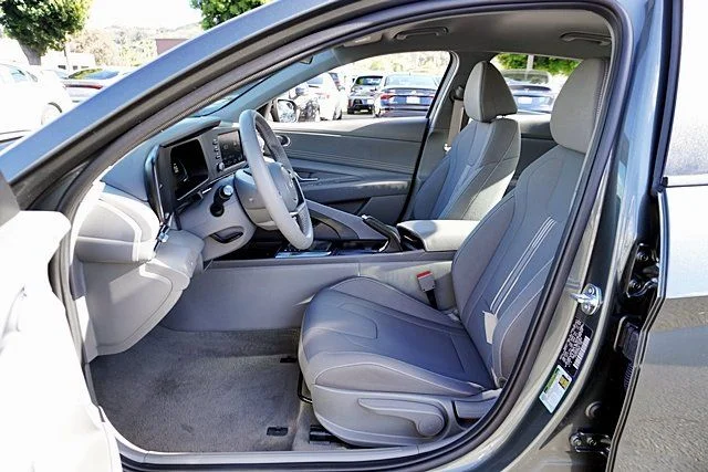 Used 2026 Gray Hyundai SEL Sport image 12