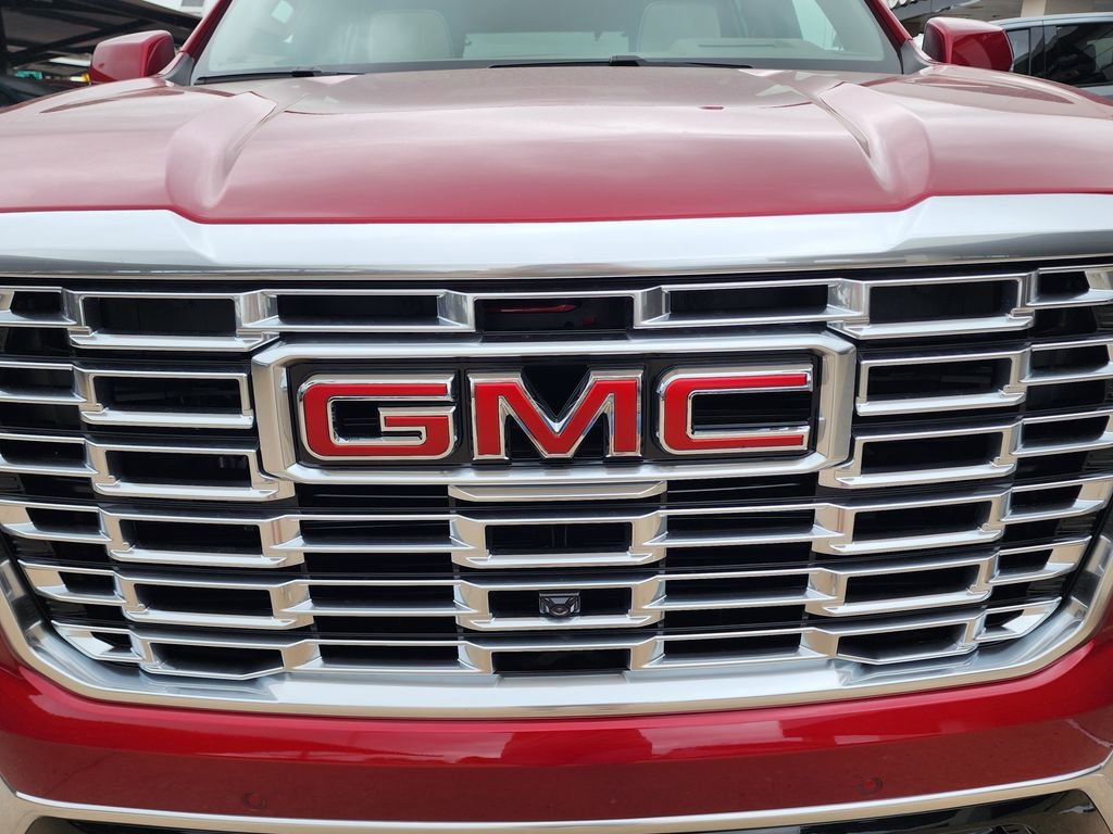 2026 GMC Yukon Denali - Photo 9