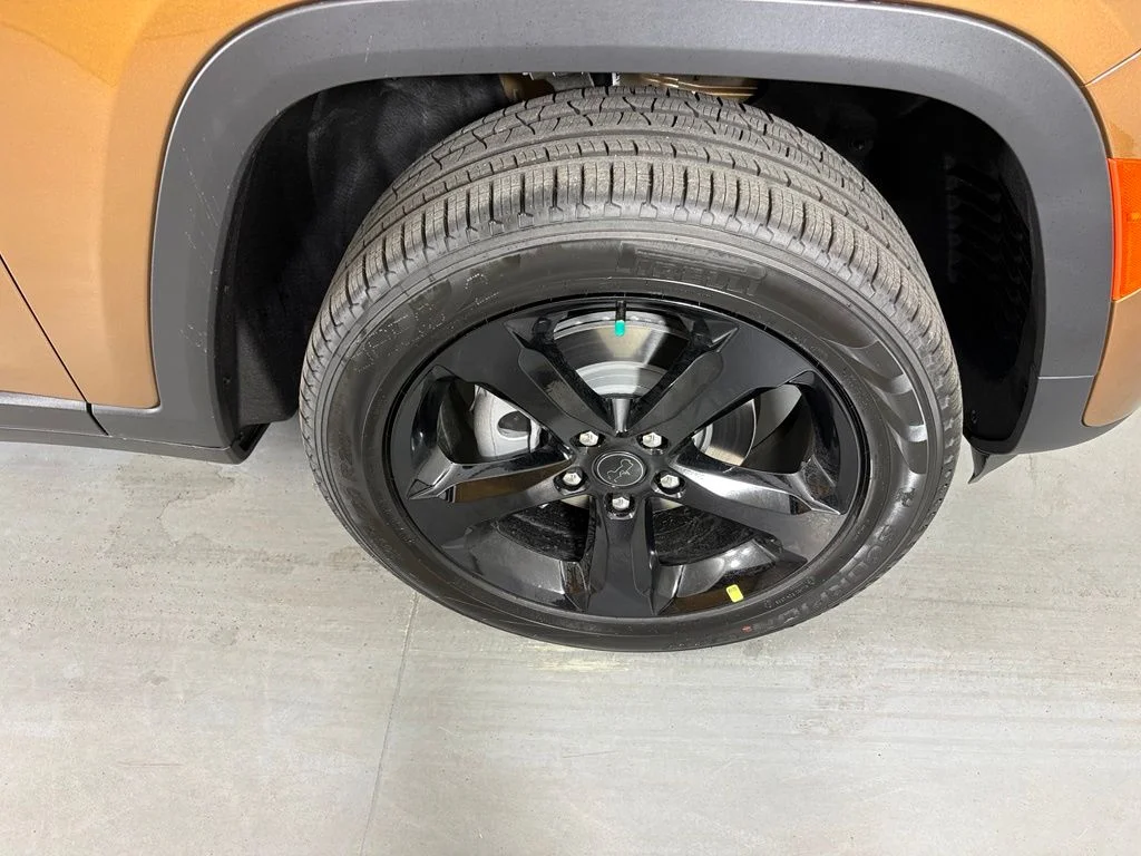 New 2027 Brown Jeep Limited image 10