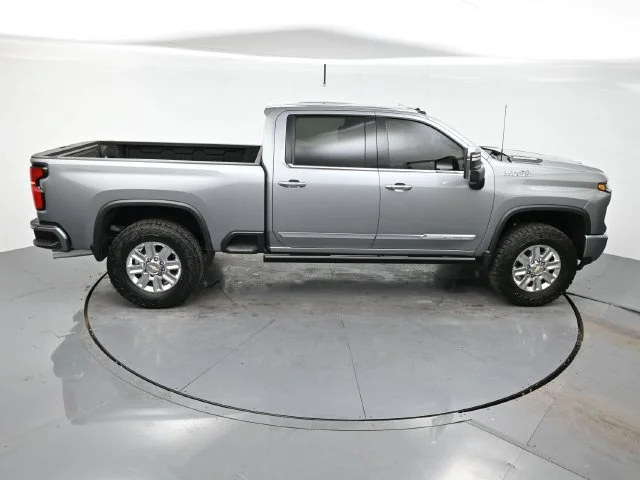 Used 2025 Sterling Gray Metallic Chevrolet High Country image 40