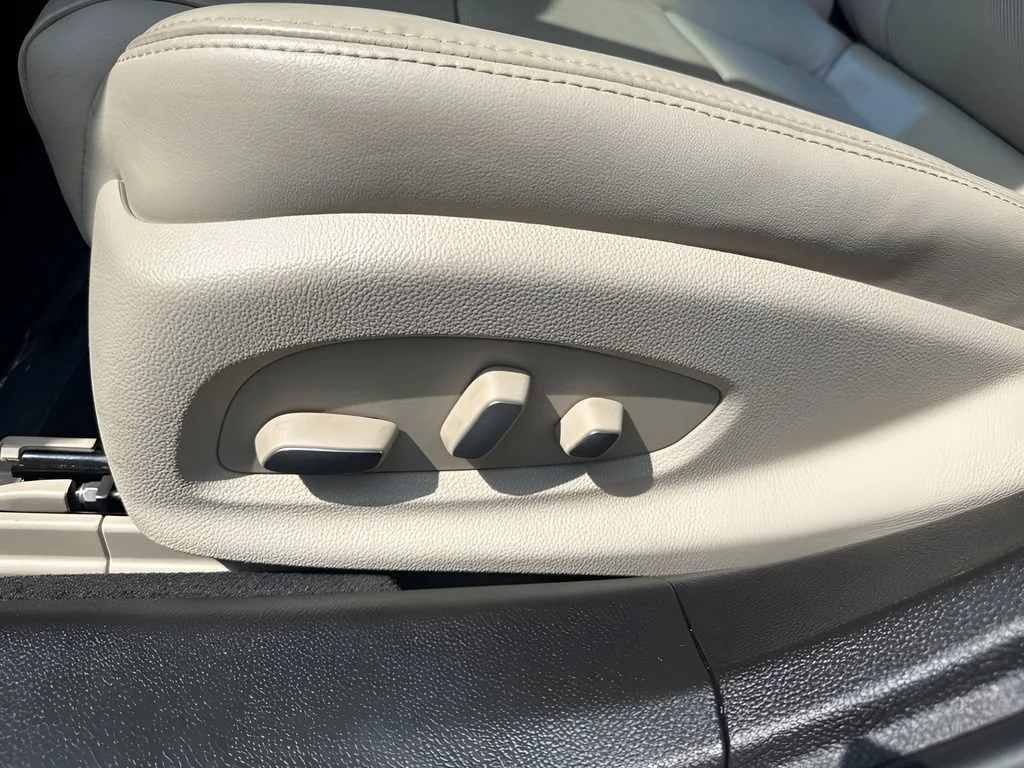 Used 2018 PHANTOM GRAY METALLIC Cadillac  image 10