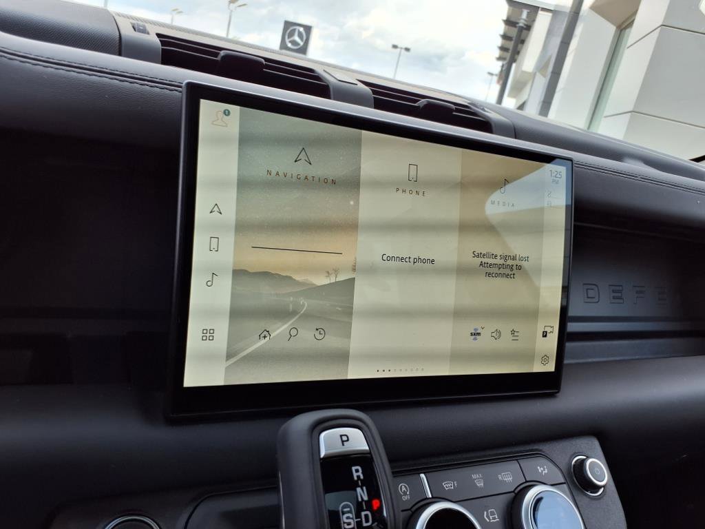 2025 Land Rover Defender X-Dynamic SE - Photo 31