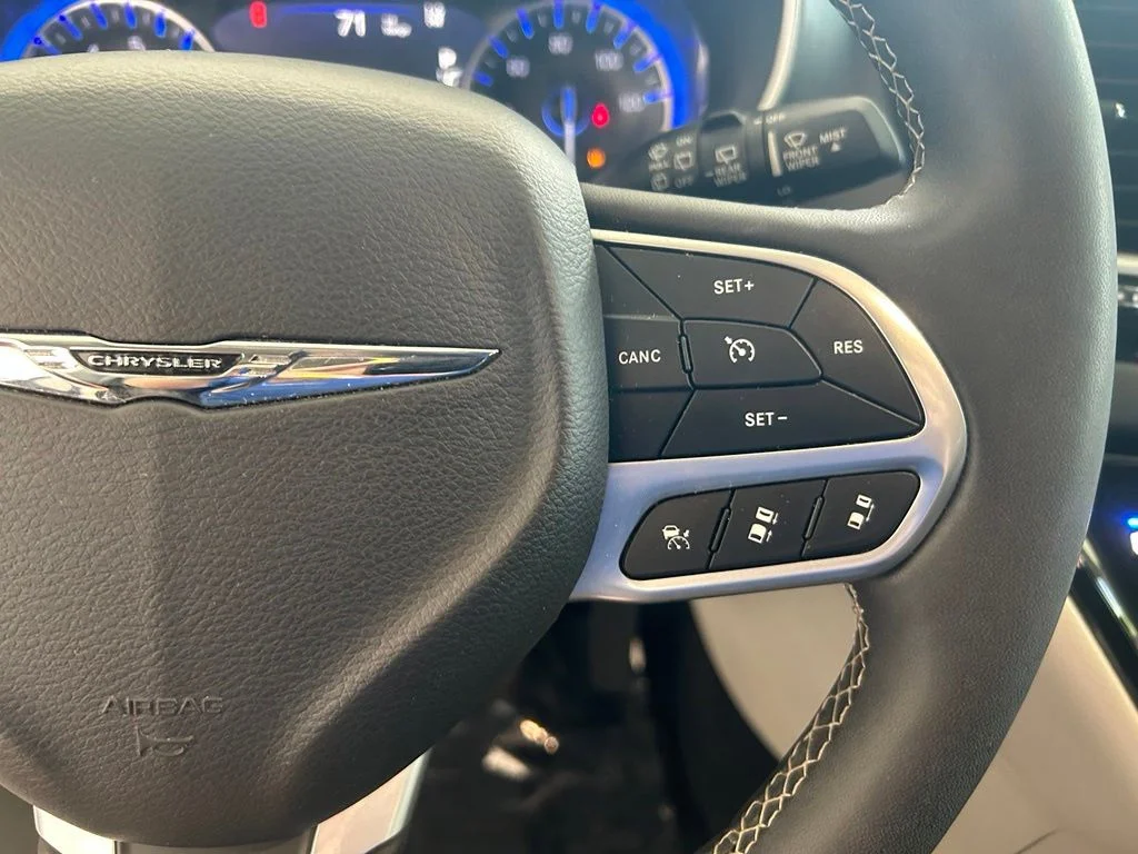 Used 2024 Black Chrysler Touring L image 42