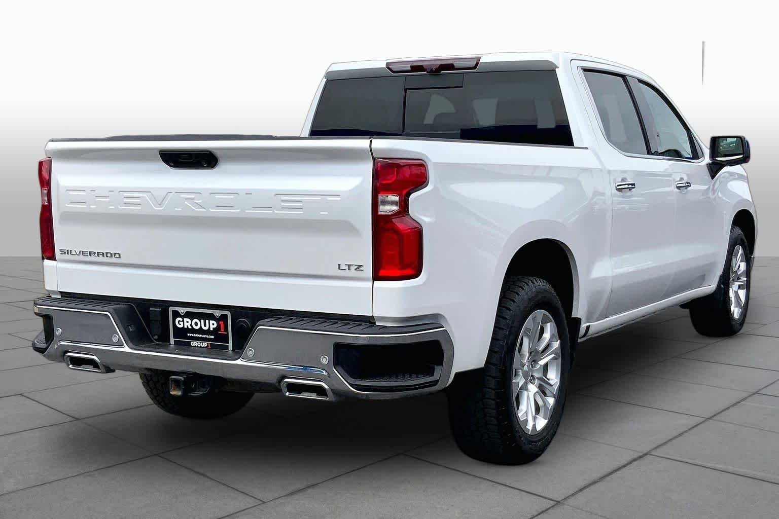 Used 2023 Iridescent Pearl Tricoat Chevrolet LTZ image 12