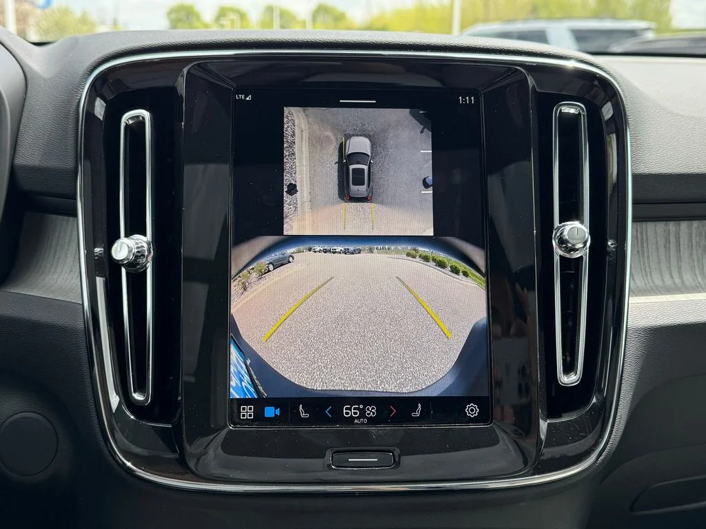 2025 Volvo EX40 Plus - Photo 21
