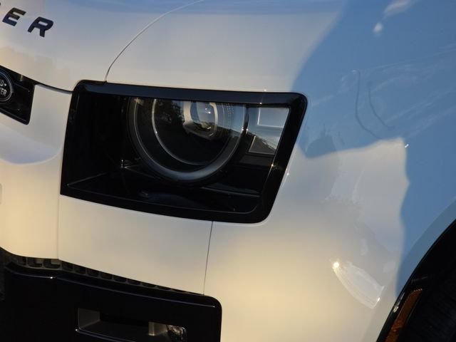 New 2026 Fuji White Land Rover X-Dynamic SE image 21