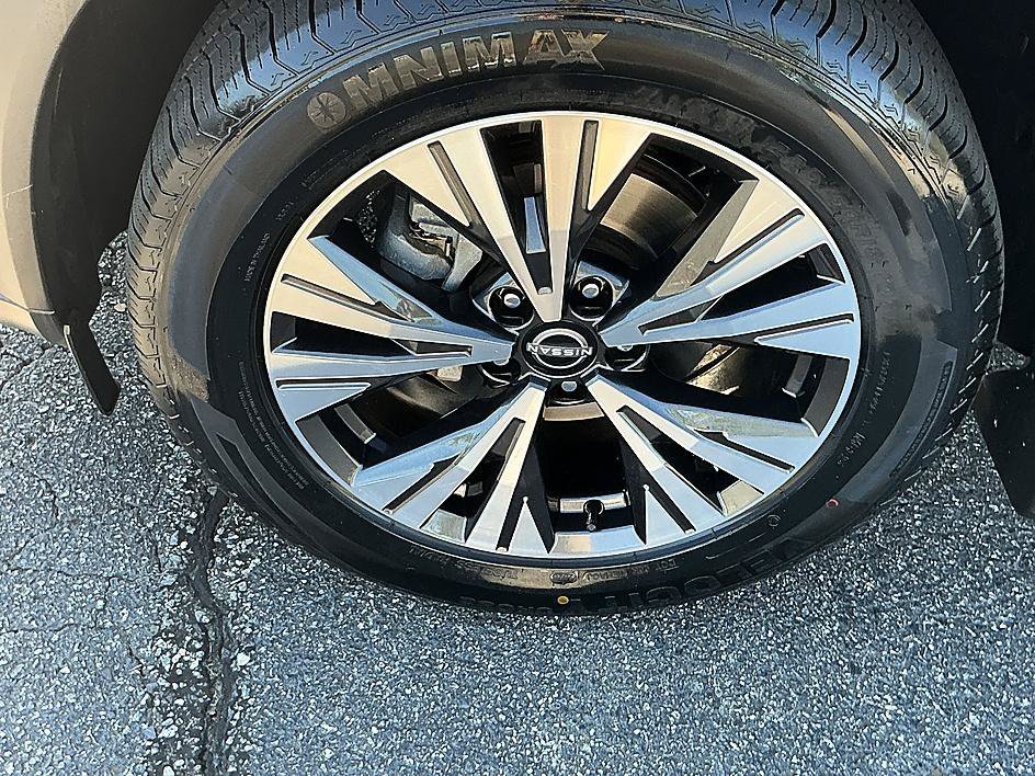 Used 2023 Brilliant Silver Metallic Nissan SV image 9
