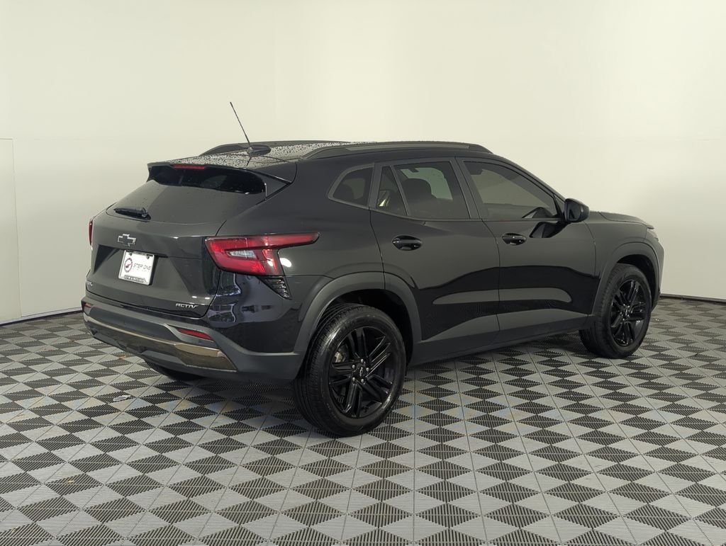 Used 2025 Black Chevrolet ACTIV image 7
