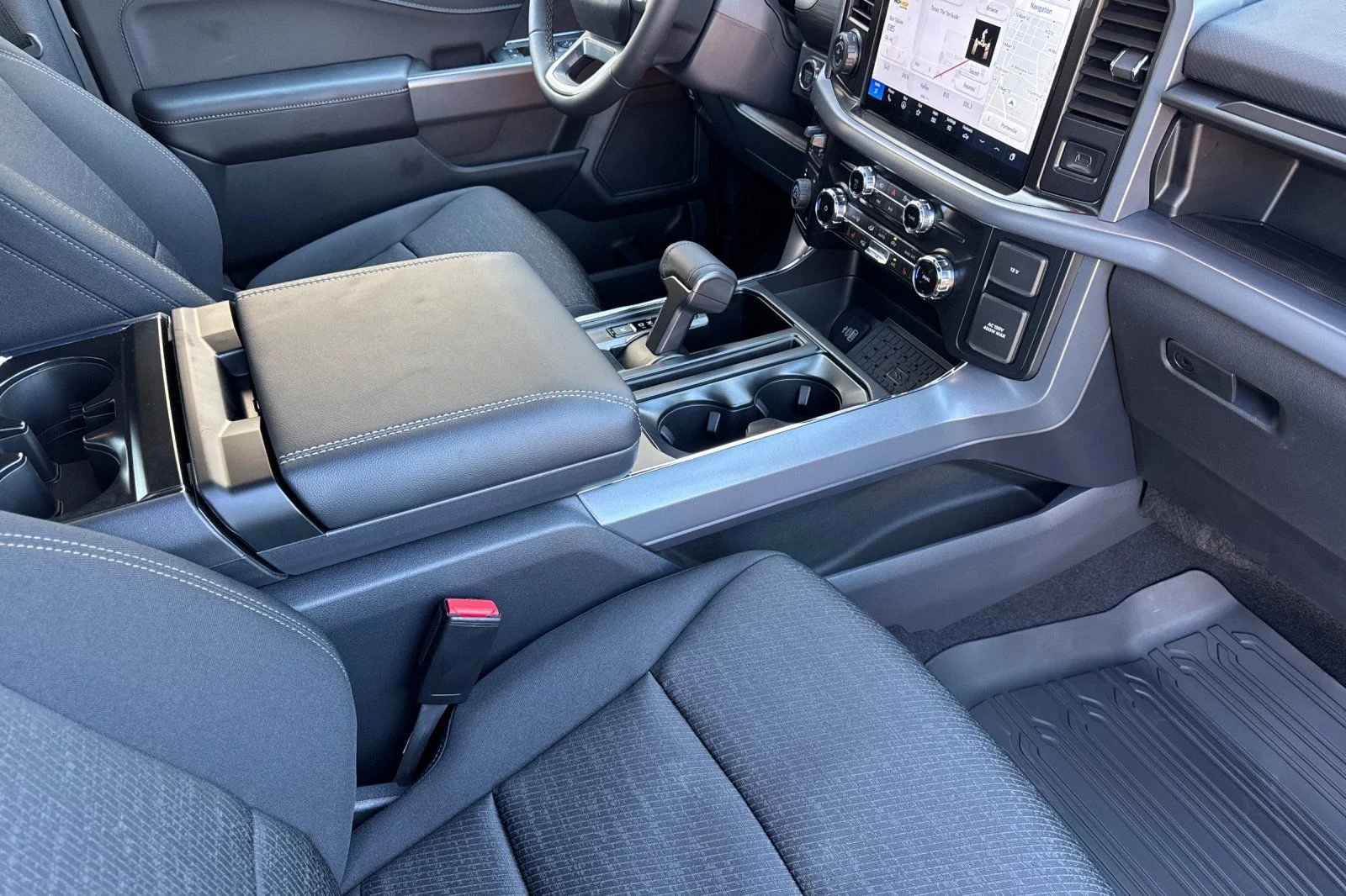 New 2026 Agate Black Metallic Ford XLT image 18