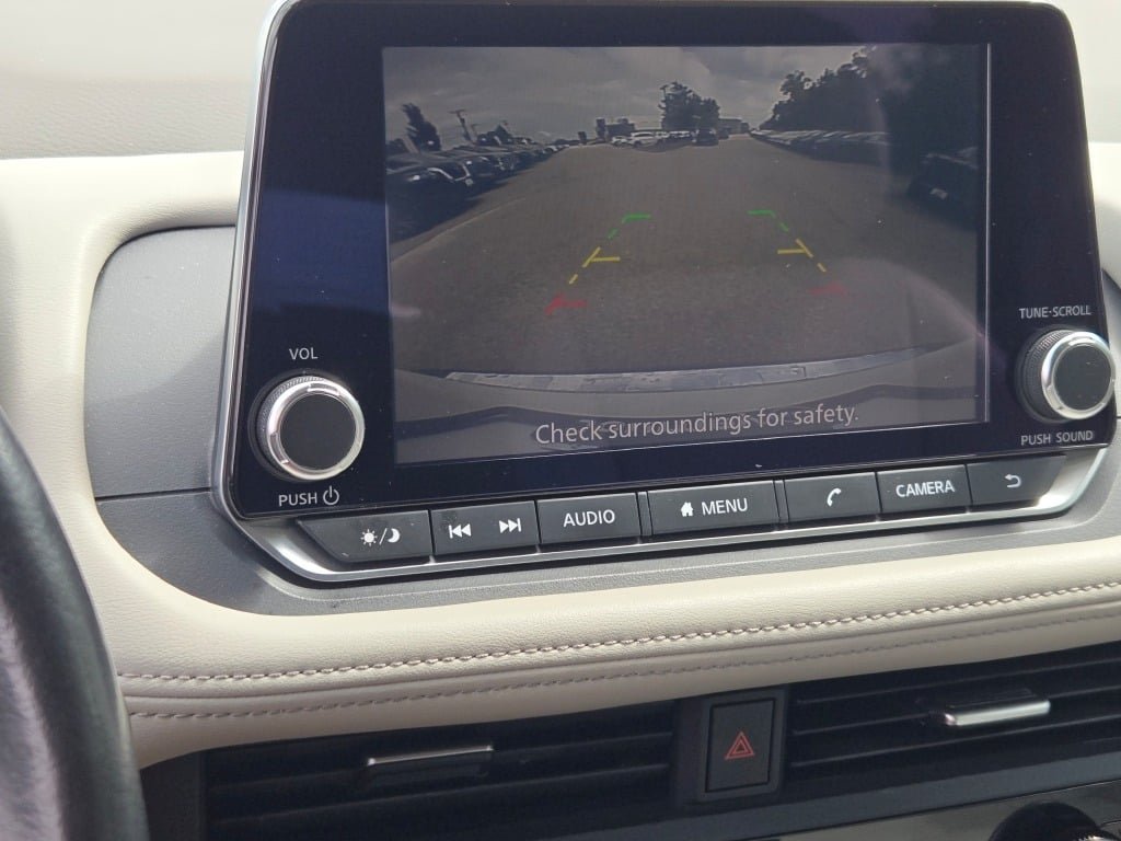Used 2023 White Nissan SV image 32