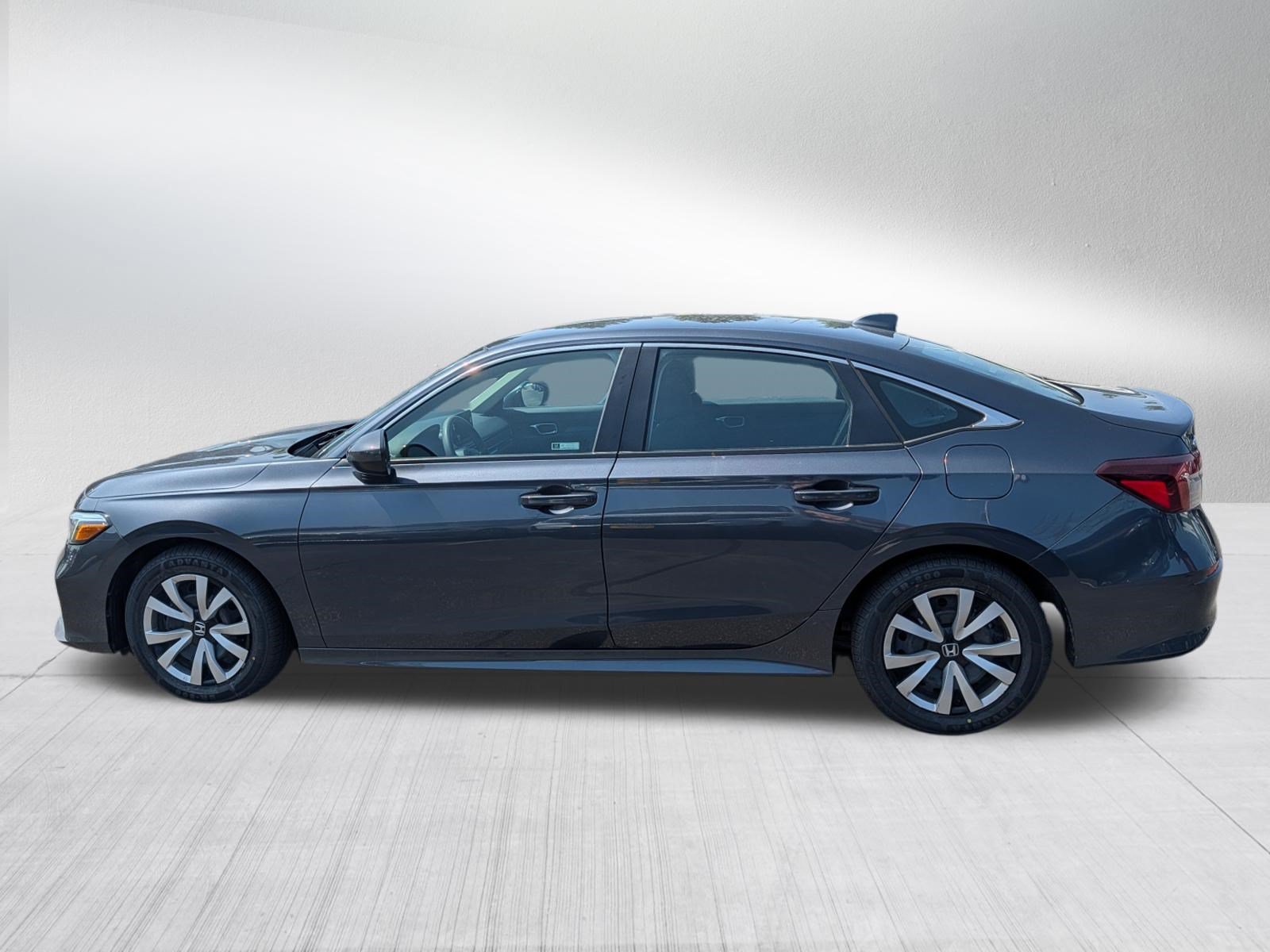 Used 2025 Meteorite Gray Metallic Honda LX image 4