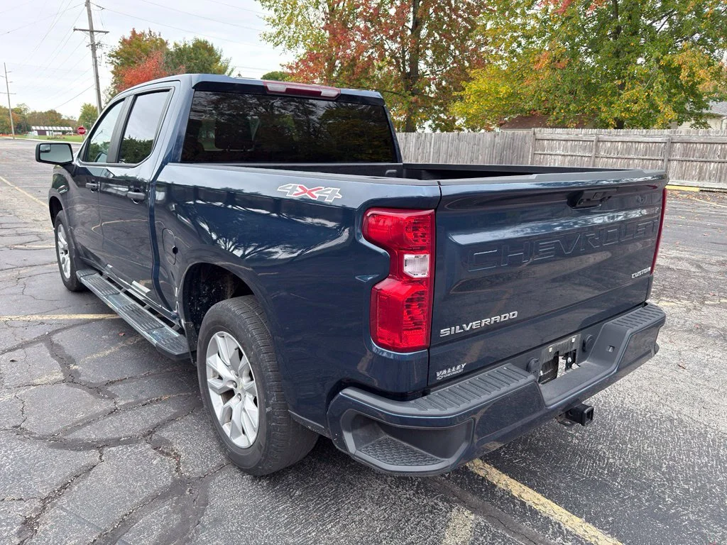 Used 2022 Blue Chevrolet Custom image 12