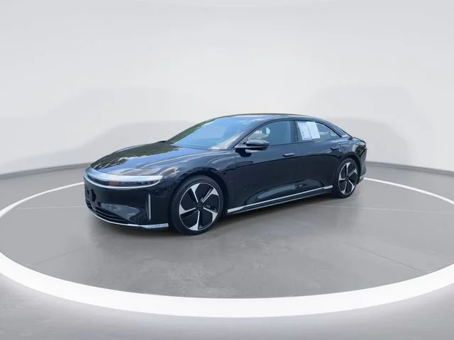 Used 2024  Lucid Touring image 4