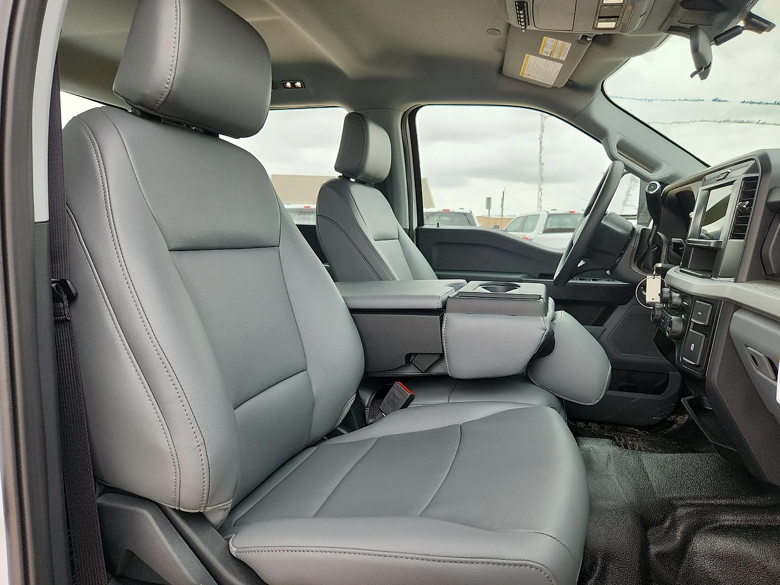 New 2026 Oxford White Ford F-250® XL image 20