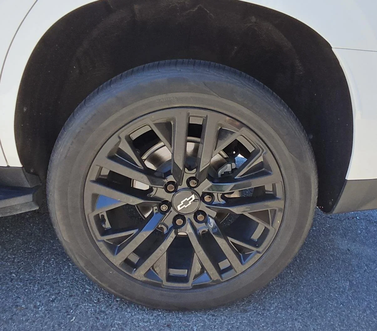 Used 2023 SUMMIT WHITE Chevrolet LS image 18