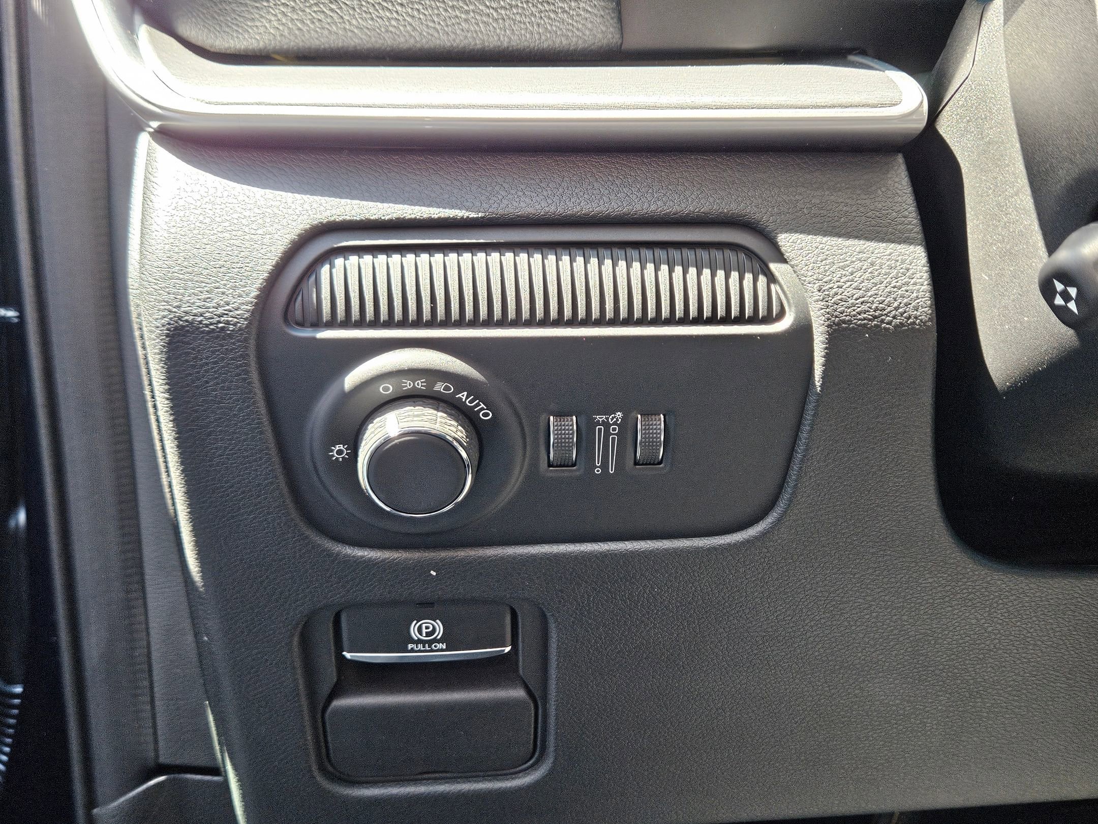 New 2026 Fathom Blue Pearl-Coat Exterior Paint (Late Availability) Jeep Limited Altitude image 18