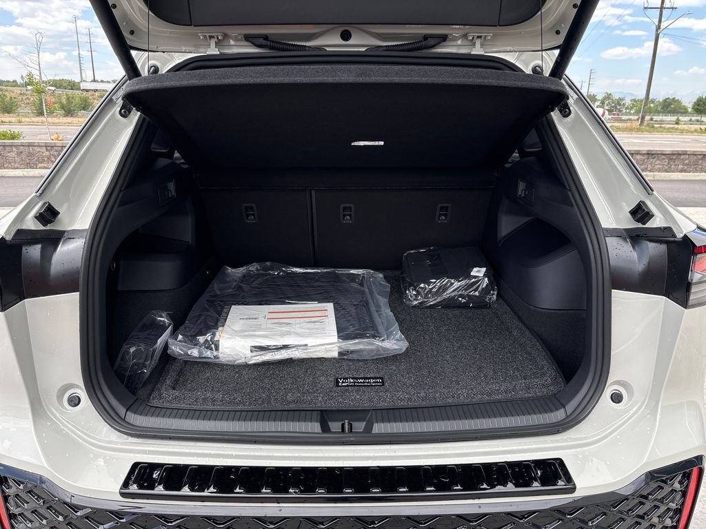New 2026 Sandstone Volkswagen 2.0T SEL R-Line Turbo image 30