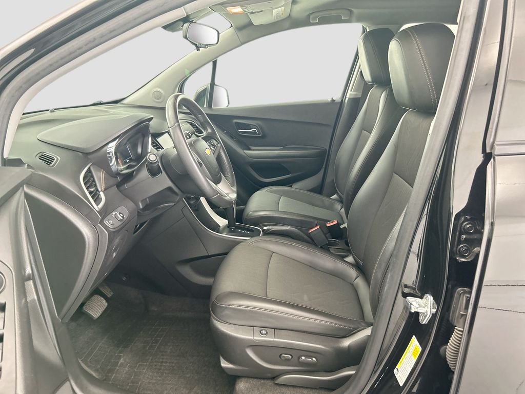 Used 2022 Black Metallic Chevrolet LT image 17