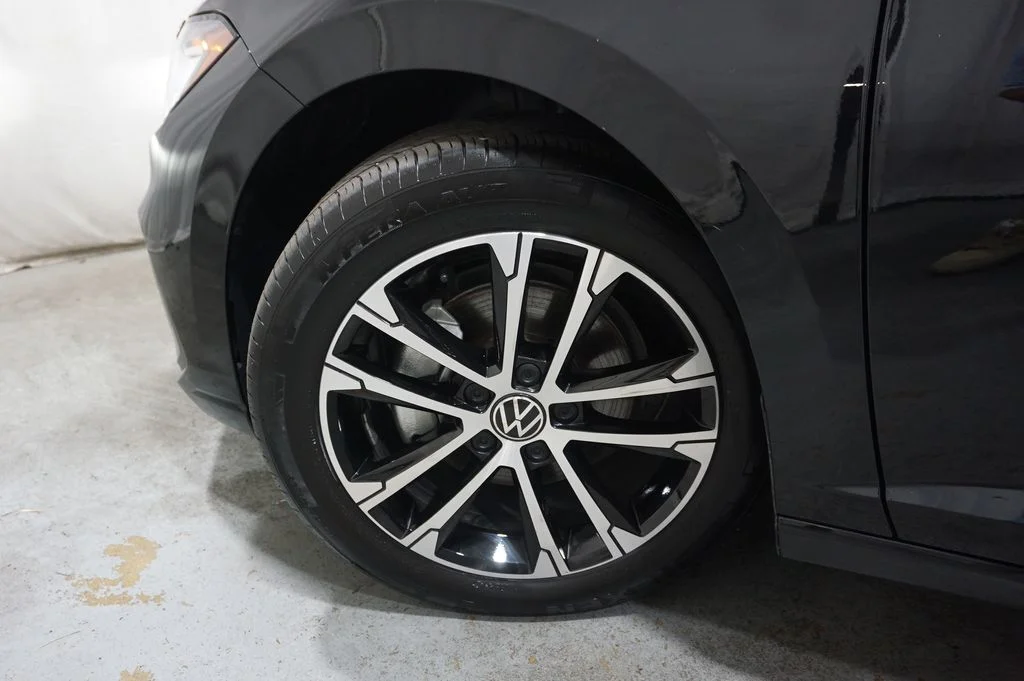 Certified Used 2025 Black Volkswagen 1.5T Sport image 27