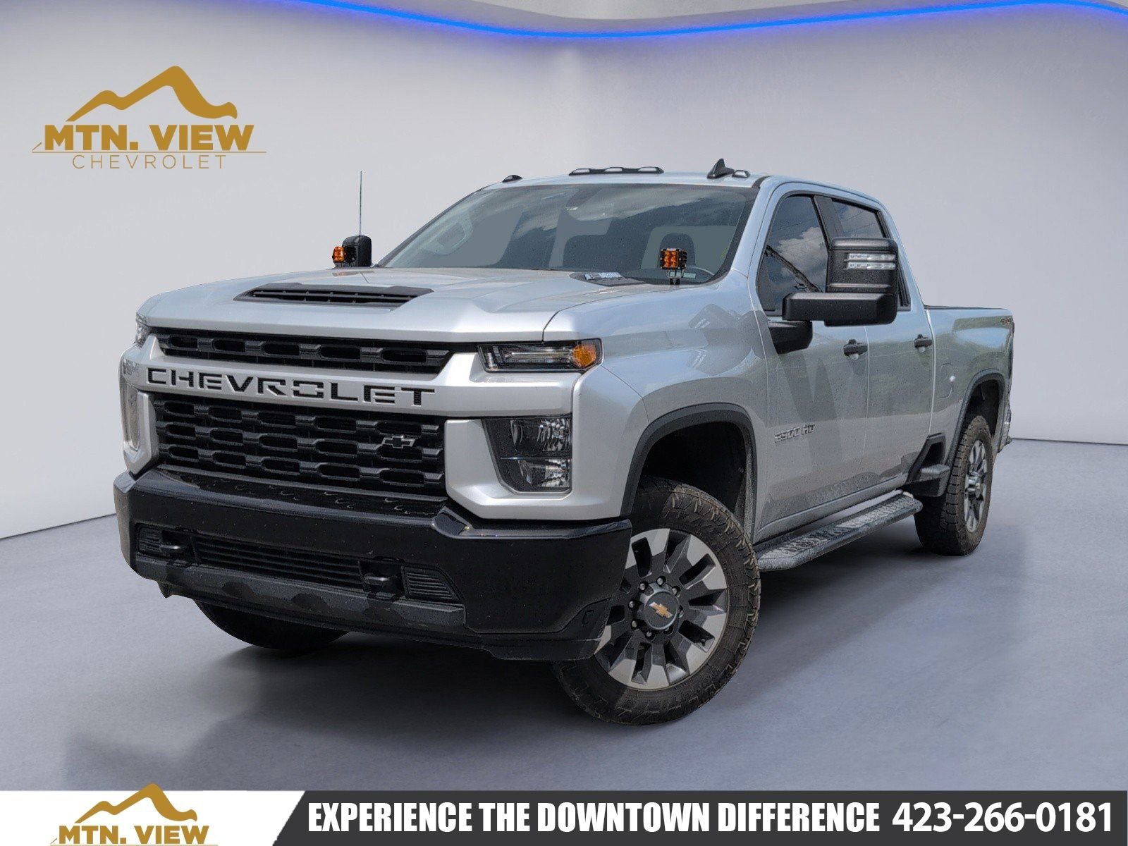 SILVER ICE METALLIC 2021 Chevrolet Silverado 2500HD Custom Crew Cab 4WD Pickup Truck Four-Wheel Drive