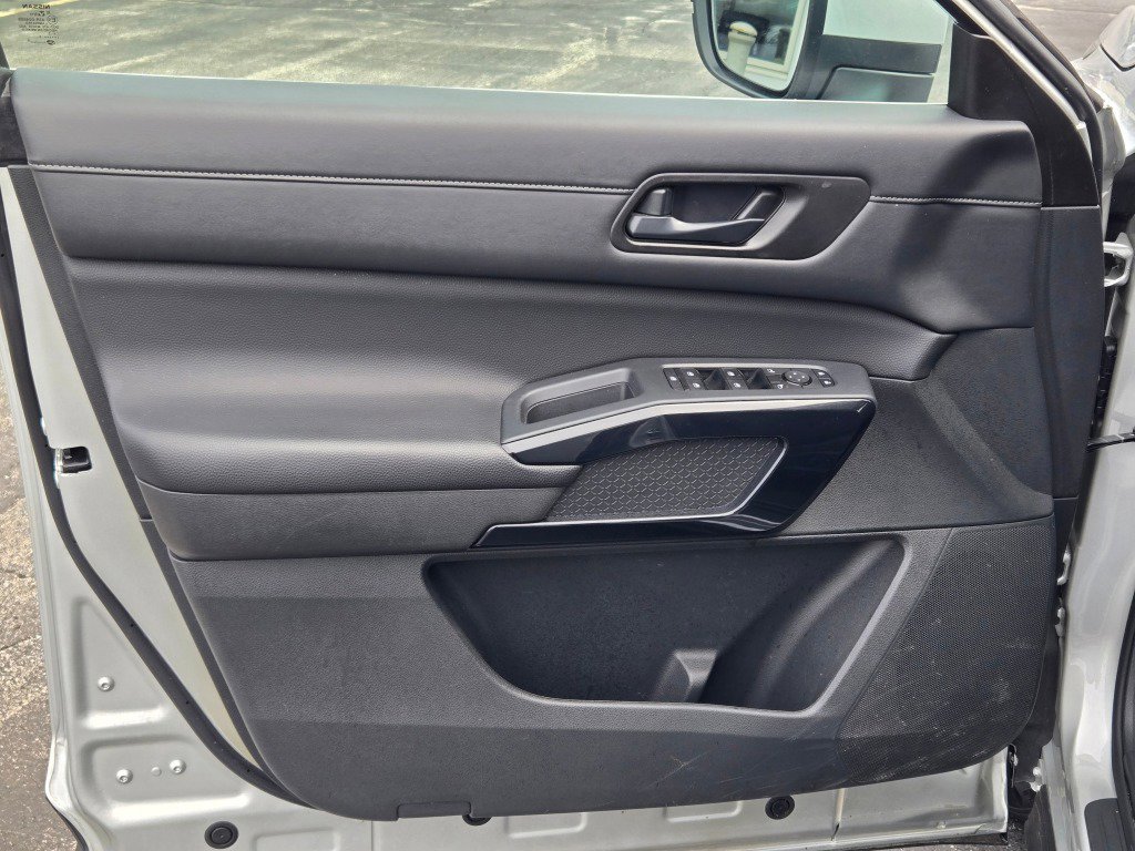 2025 Nissan Pathfinder SV - Photo 22