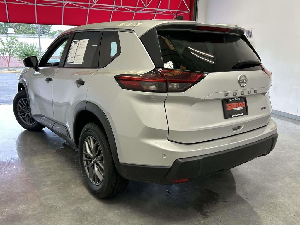 Used 2024 Silver Nissan S image 5