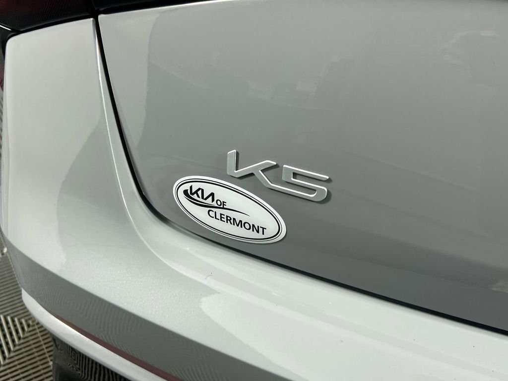 New 2026 Wolf Gray Kia GT image 5