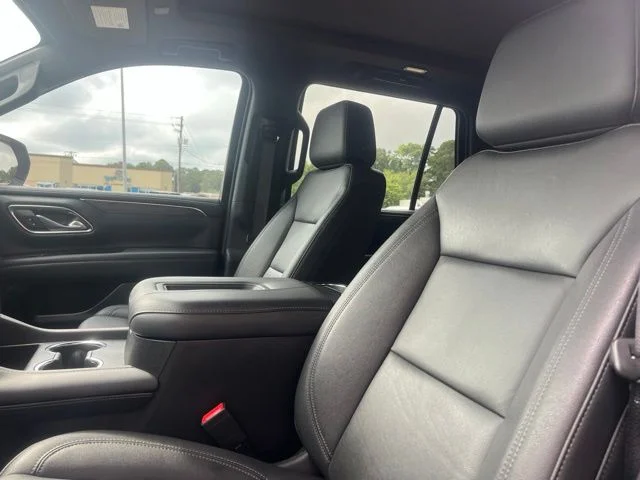 Used 2023 Black Chevrolet Z71 image 16