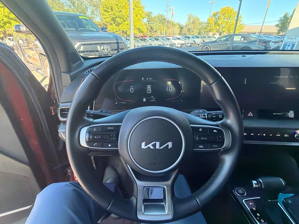 Used 2025 Red Kia X-Line image 14