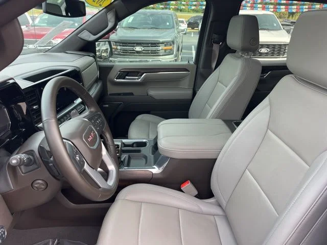 Used 2024 White GMC SLT image 7