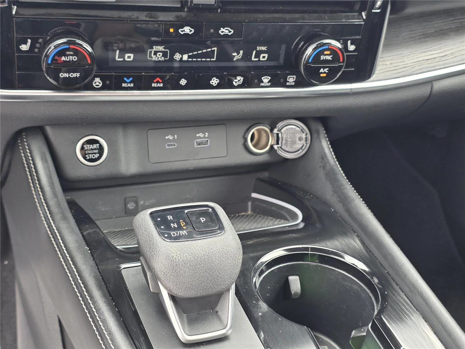 Used 2023 Pearl White Tricoat Nissan Platinum image 19