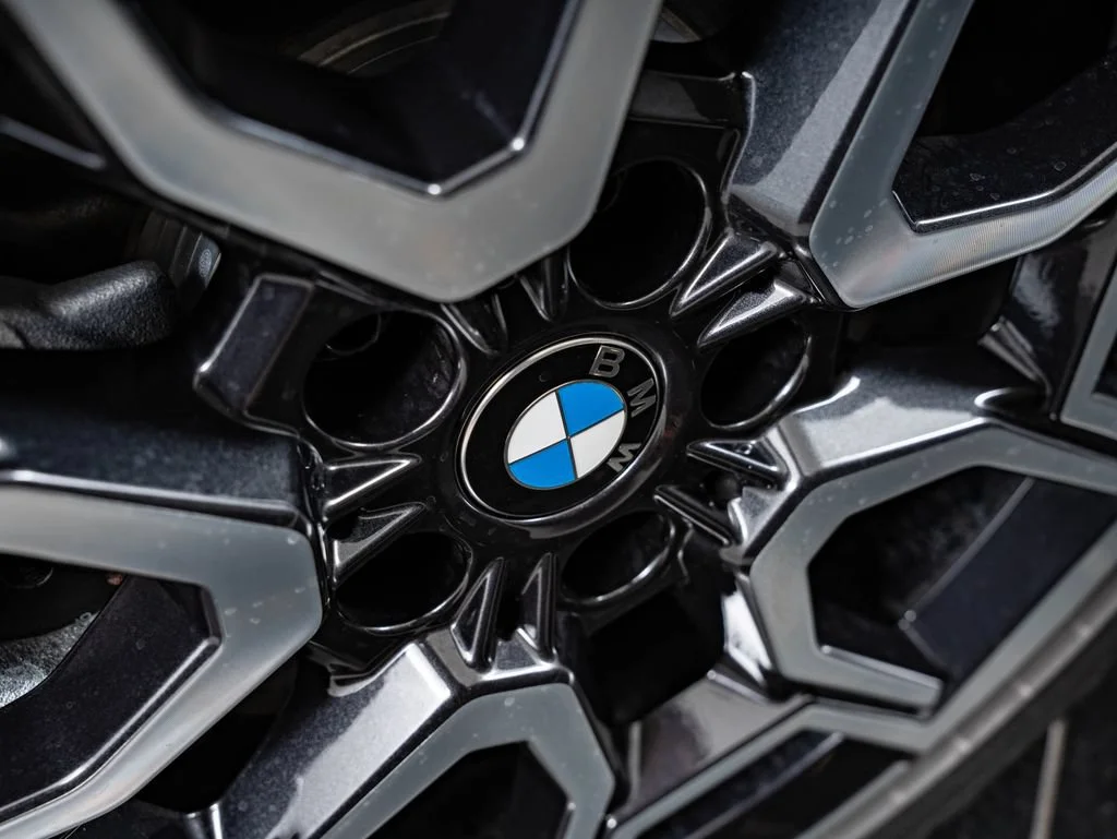 New 2027 Skyscraper Grey Metallic BMW xDrive28i image 8
