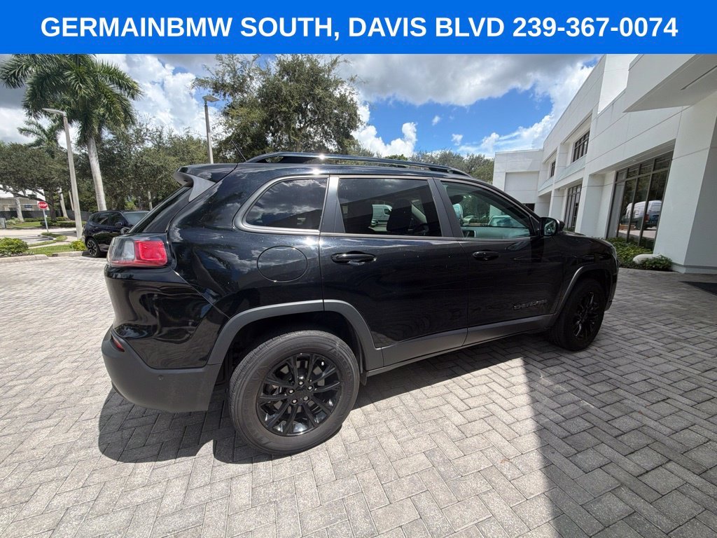 Used 2023 Diamond Black Jeep Altitude image 12