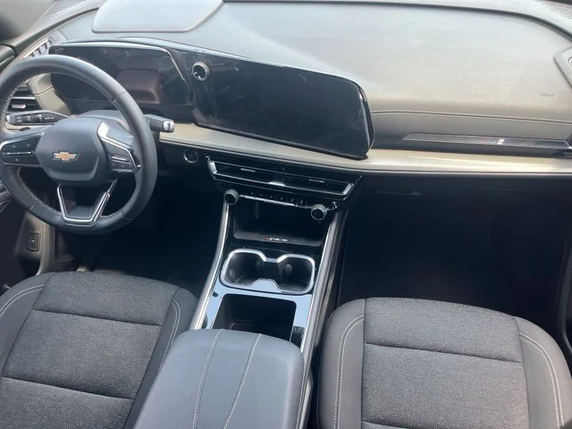 Used 2025 Gray Chevrolet LT image 18