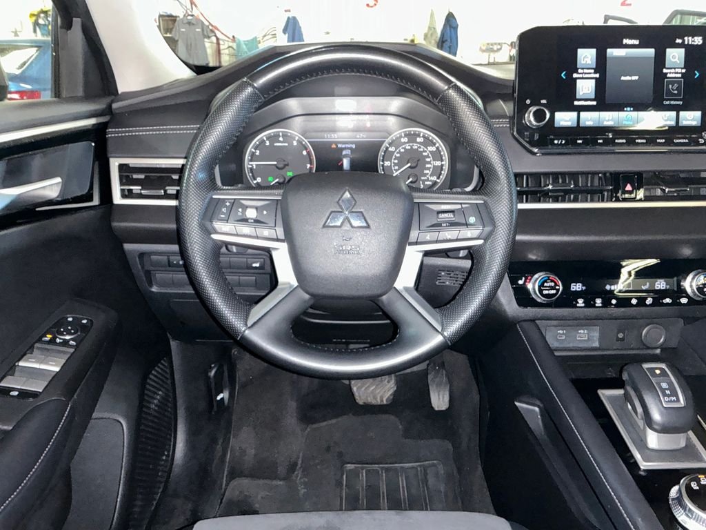 Used 2024  Mitsubishi SE image 15