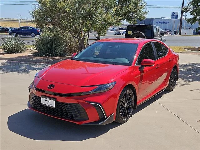 2025 Toyota Camry SE