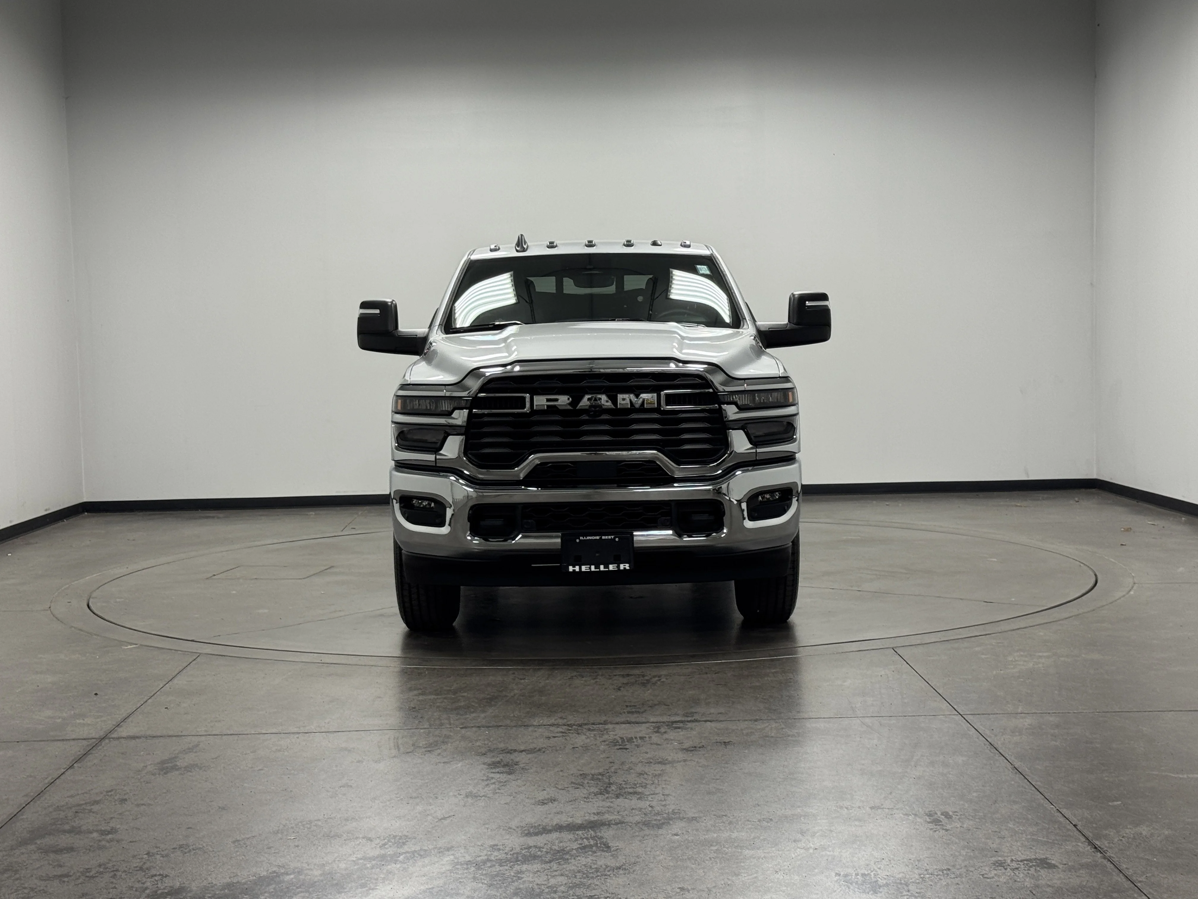New 2026 Silver-Zynith Exterior Paint RAM Tradesman image 3