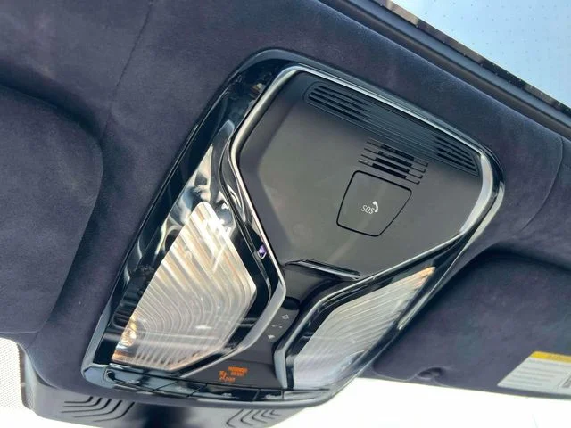 Used 2022 Black BMW 750i xDrive image 39