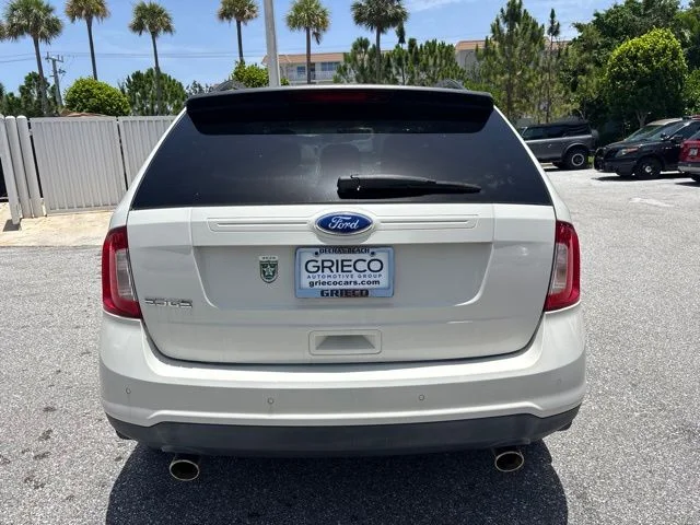 Used 2011 White Suede Ford SE image 3