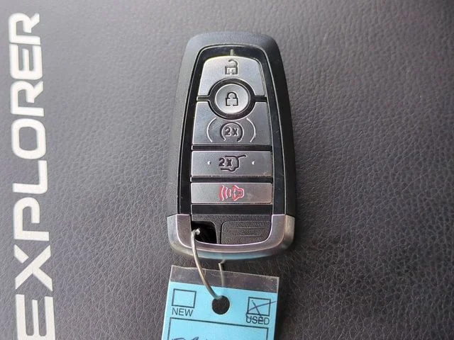 Certified Used 2023 Carbonized Gray Metallic Ford Platinum image 30