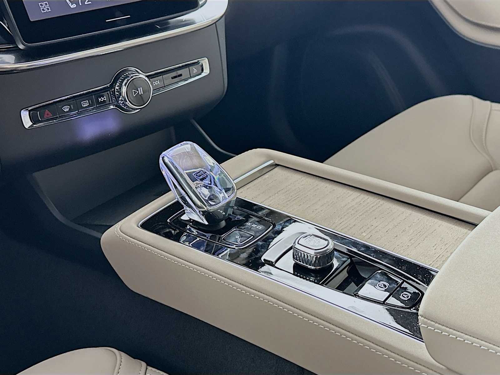 New 2026 Vapour Grey Volvo Plus image 15