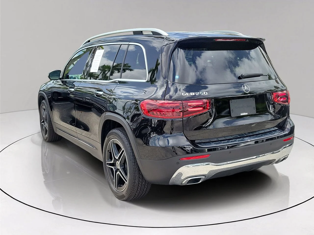 Certified Used 2026 Black Mercedes-Benz GLB 250 image 6