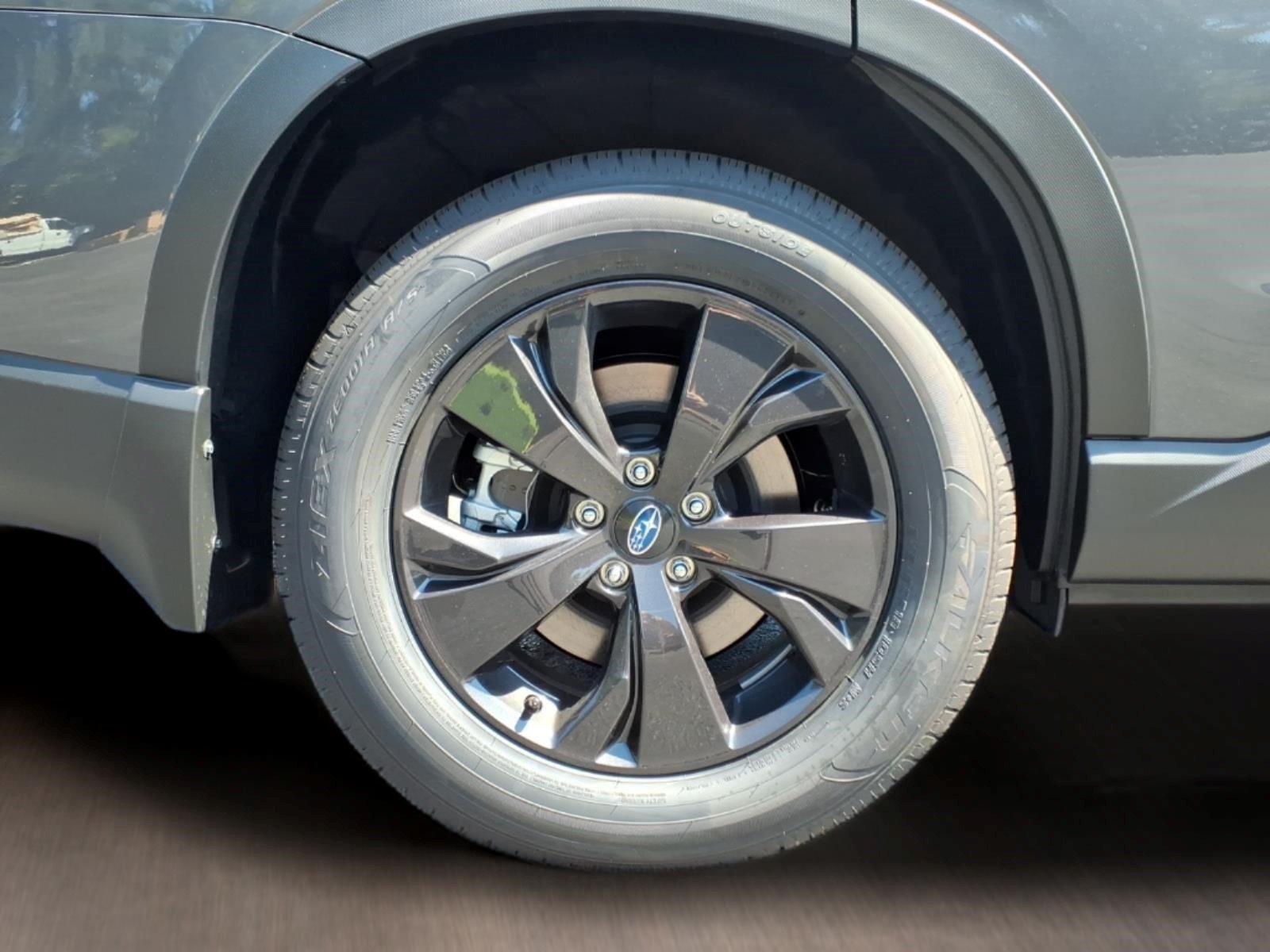 New 2027 MAGNETITE GRAY METALLIC Subaru Premium 7-Passenger image 4