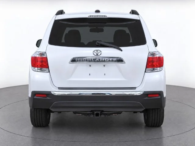 Used 2012 Blizzard Pearl Toyota SE image 6