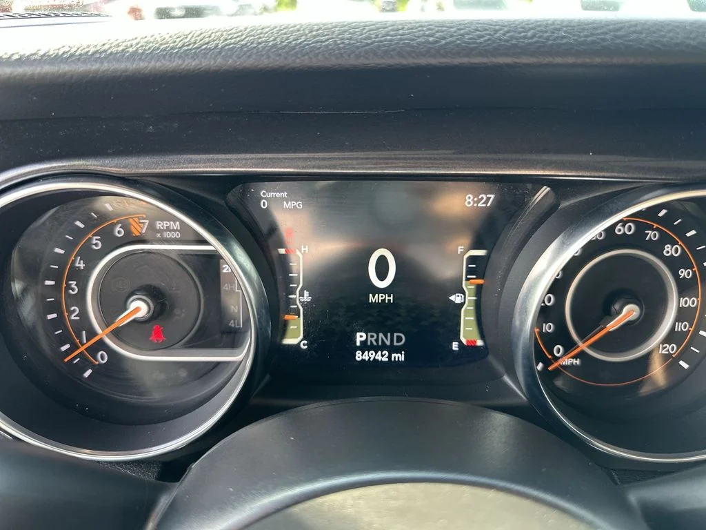 Used 2022 Black Jeep Altitude image 21